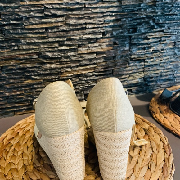 Tommy Hilfiger heels - Picture 4 of 8